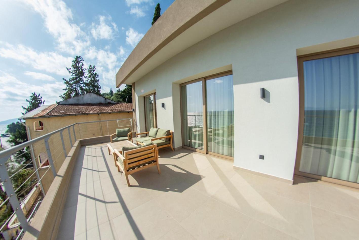 Kaiser Luxury Suites Achilleion Экстерьер фото