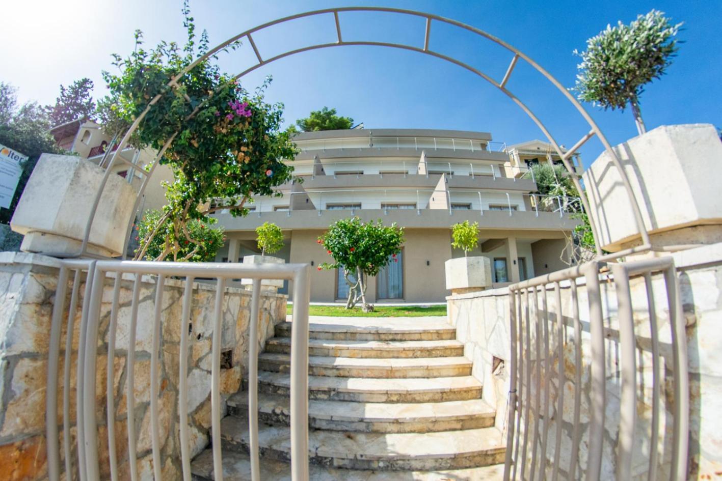 Kaiser Luxury Suites Achilleion Экстерьер фото